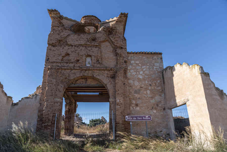 Zaragoza - Belchite 42 - Pueblo Viejo - Arco de San Roque.jpg